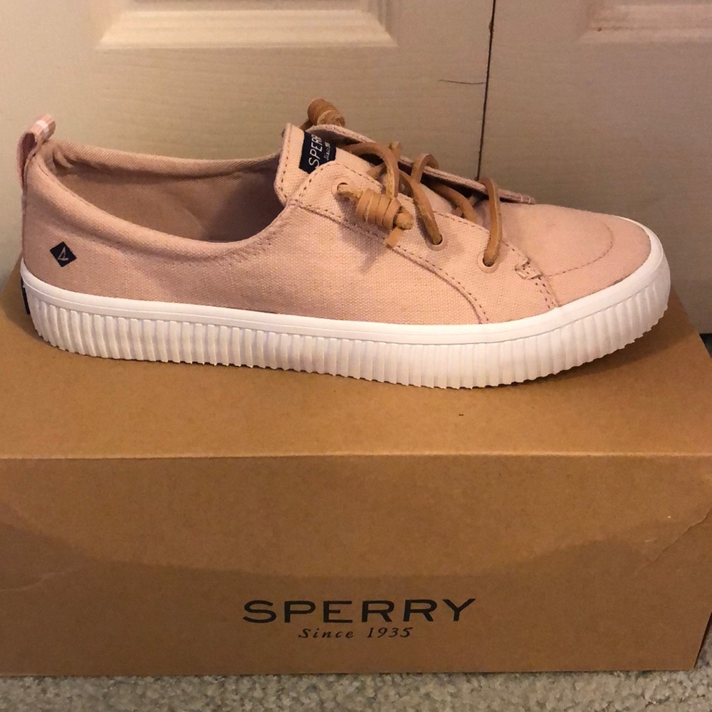 Women’s pink sperry size 9 with memory foam NWB